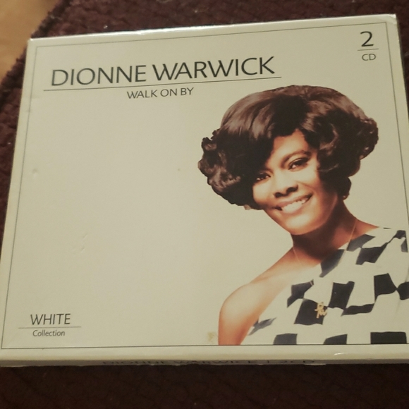 Dionne Warwick walk on by - Picture 1 of 3